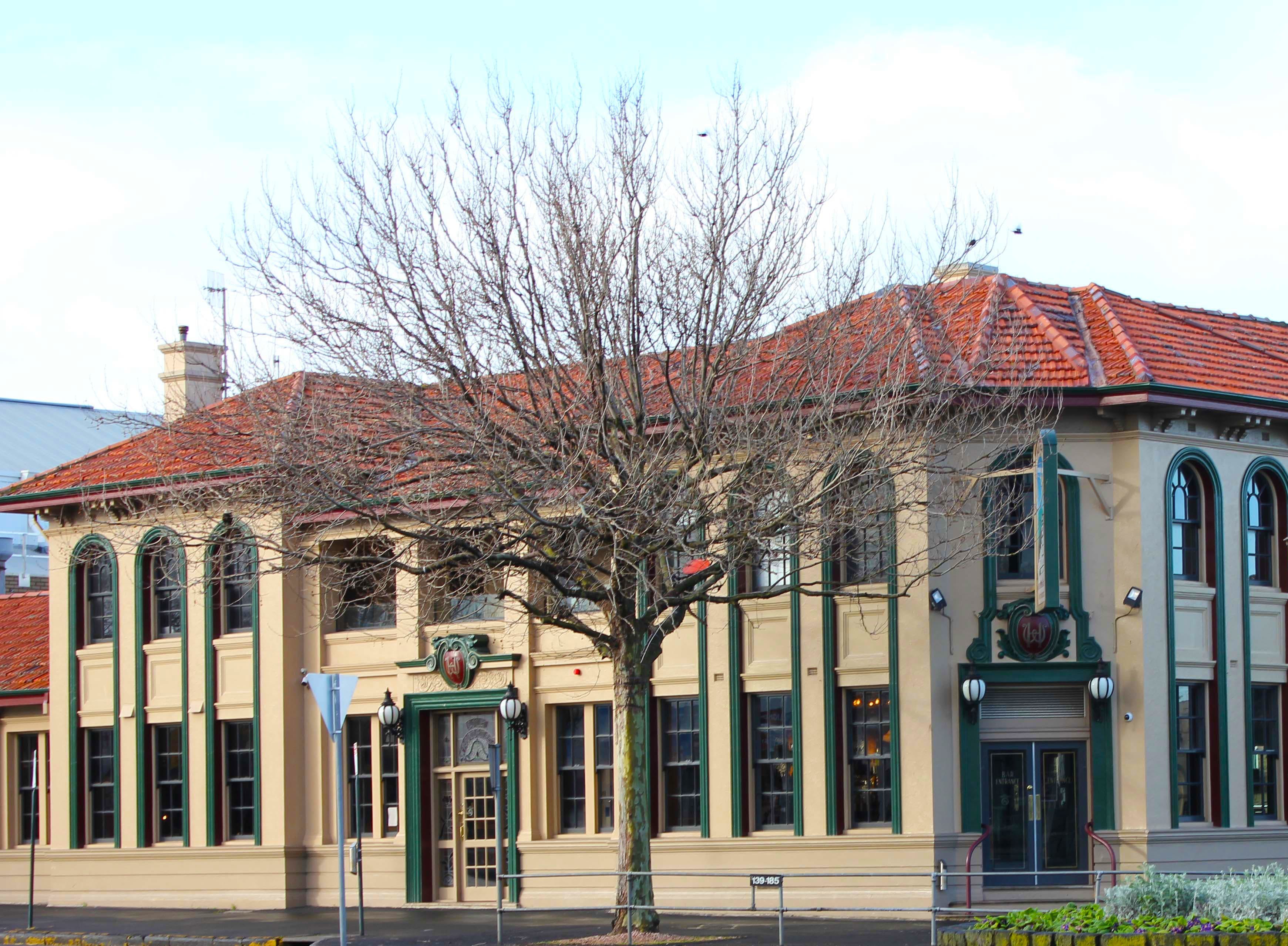 Where to stay, what to do and what's on in WarrnamboolHotel Warrnambool